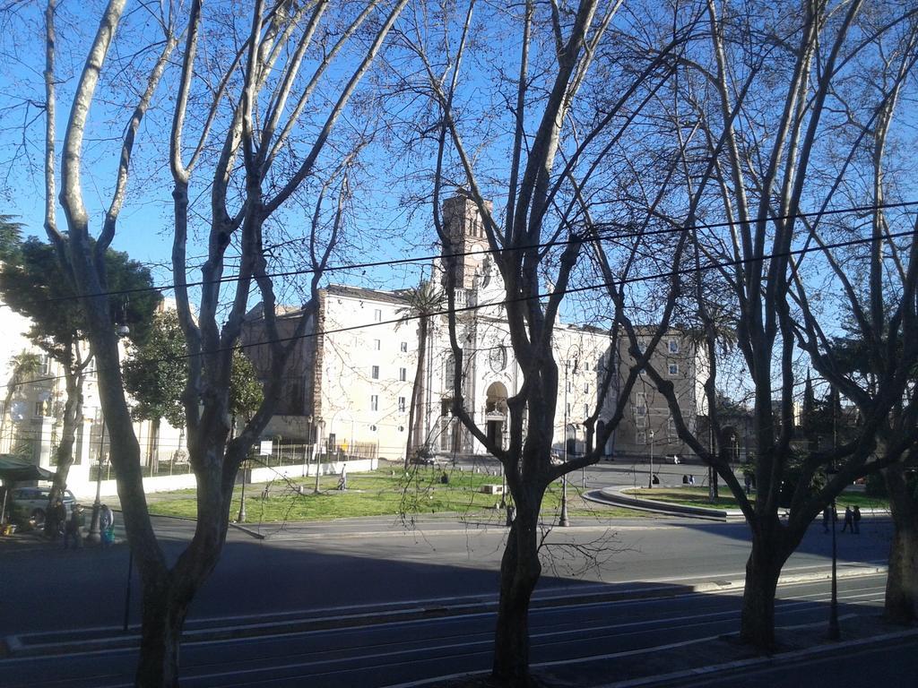 Bevilacqua Bed Roma Santa Croce Hotel Esterno foto